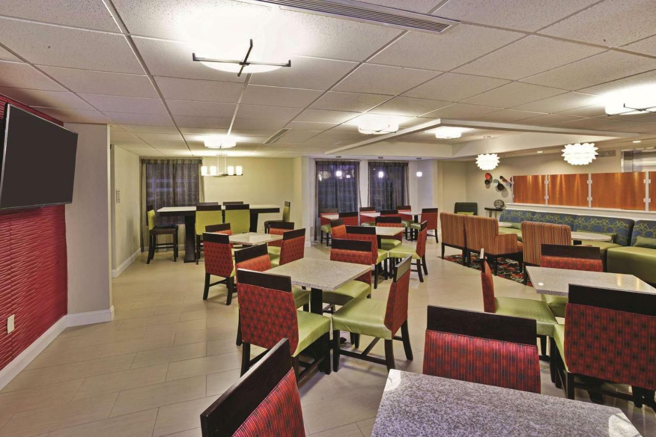 La Quinta Inn & Suites - New River Gorge National Park Summersville Exterior photo
