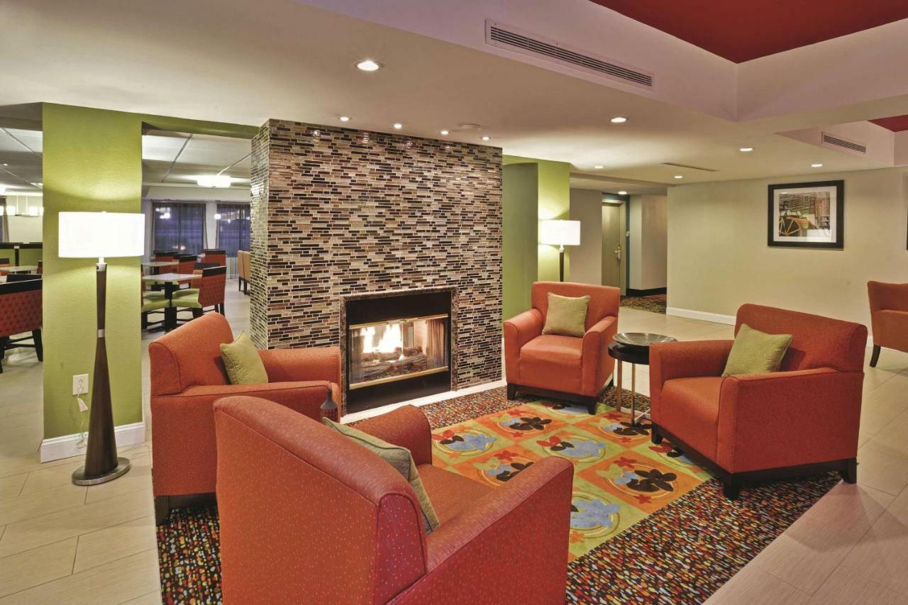 La Quinta Inn & Suites - New River Gorge National Park Summersville Exterior photo