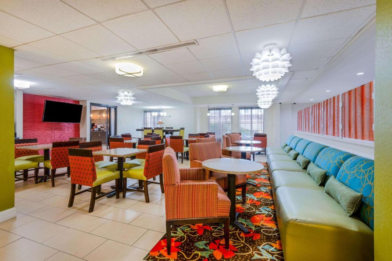 La Quinta Inn & Suites - New River Gorge National Park Summersville Exterior photo