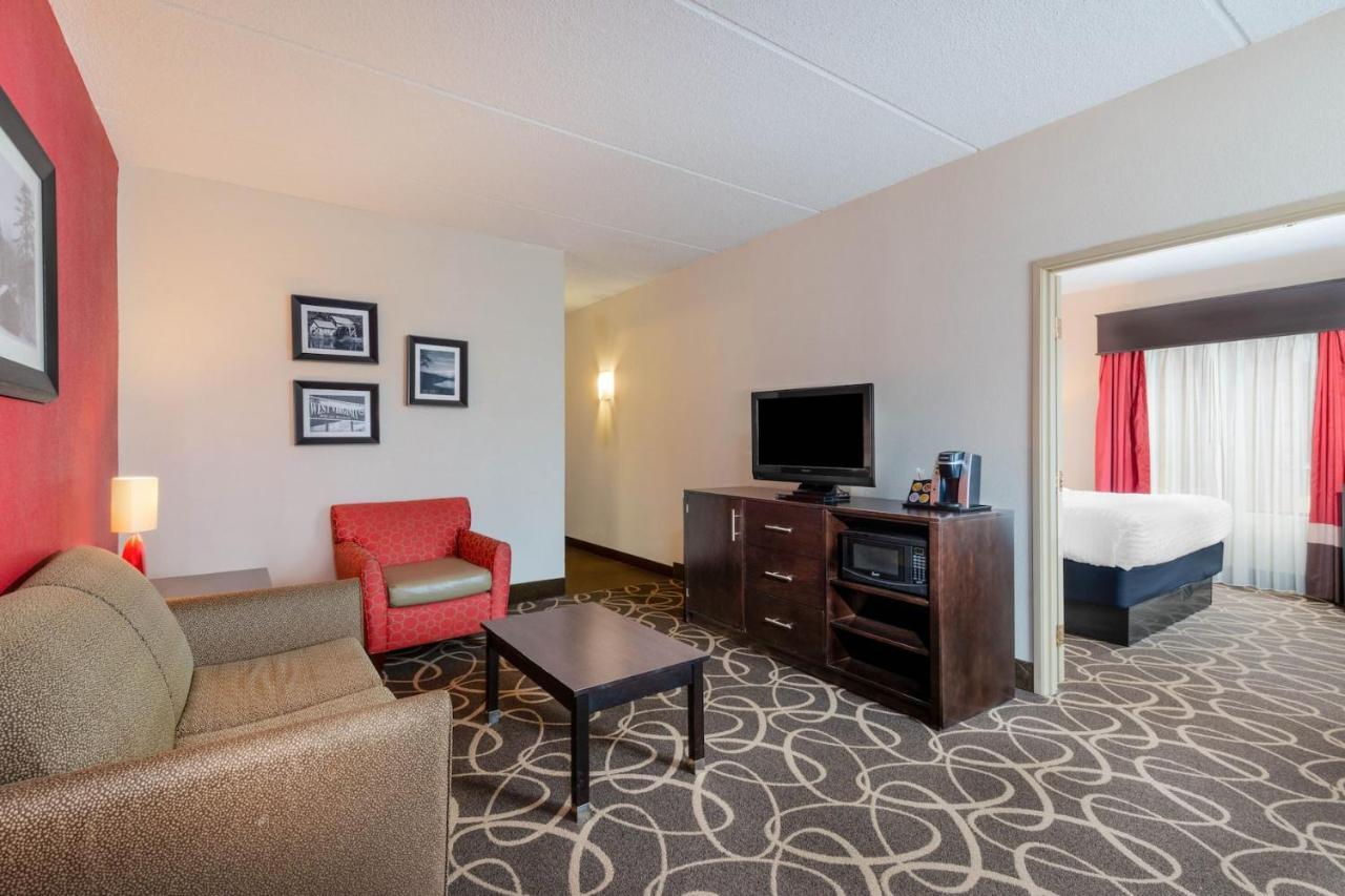 La Quinta Inn & Suites - New River Gorge National Park Summersville Exterior photo